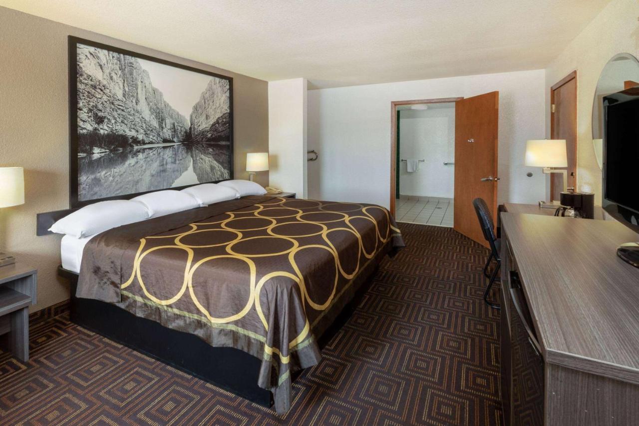Hotel Super 8 By Wyndham Seguin Exteriér fotografie