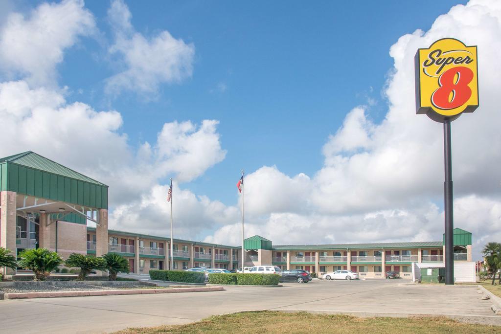 Hotel Super 8 By Wyndham Seguin Exteriér fotografie