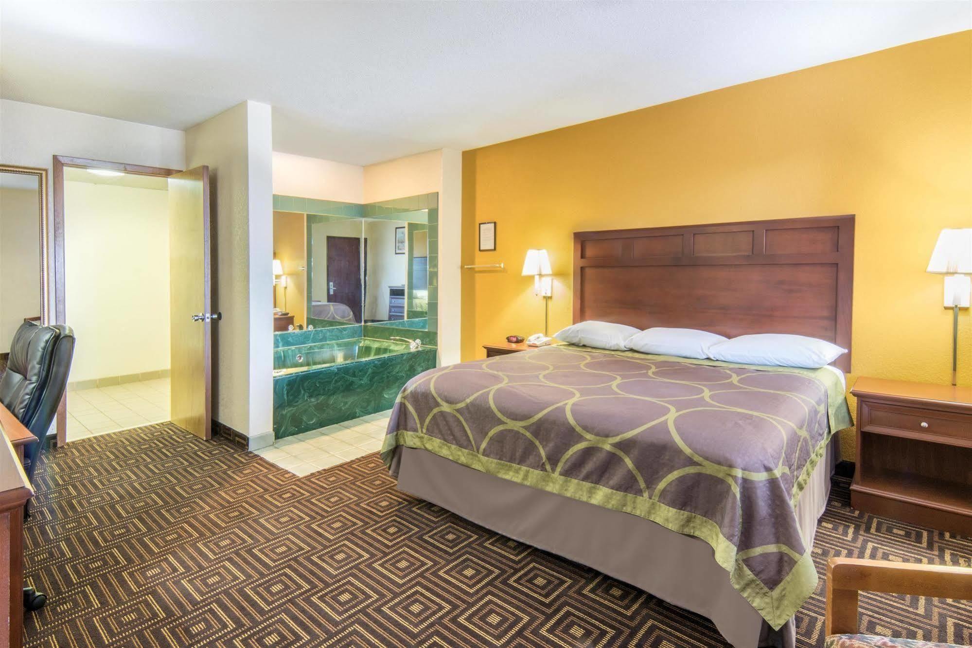 Hotel Super 8 By Wyndham Seguin Exteriér fotografie