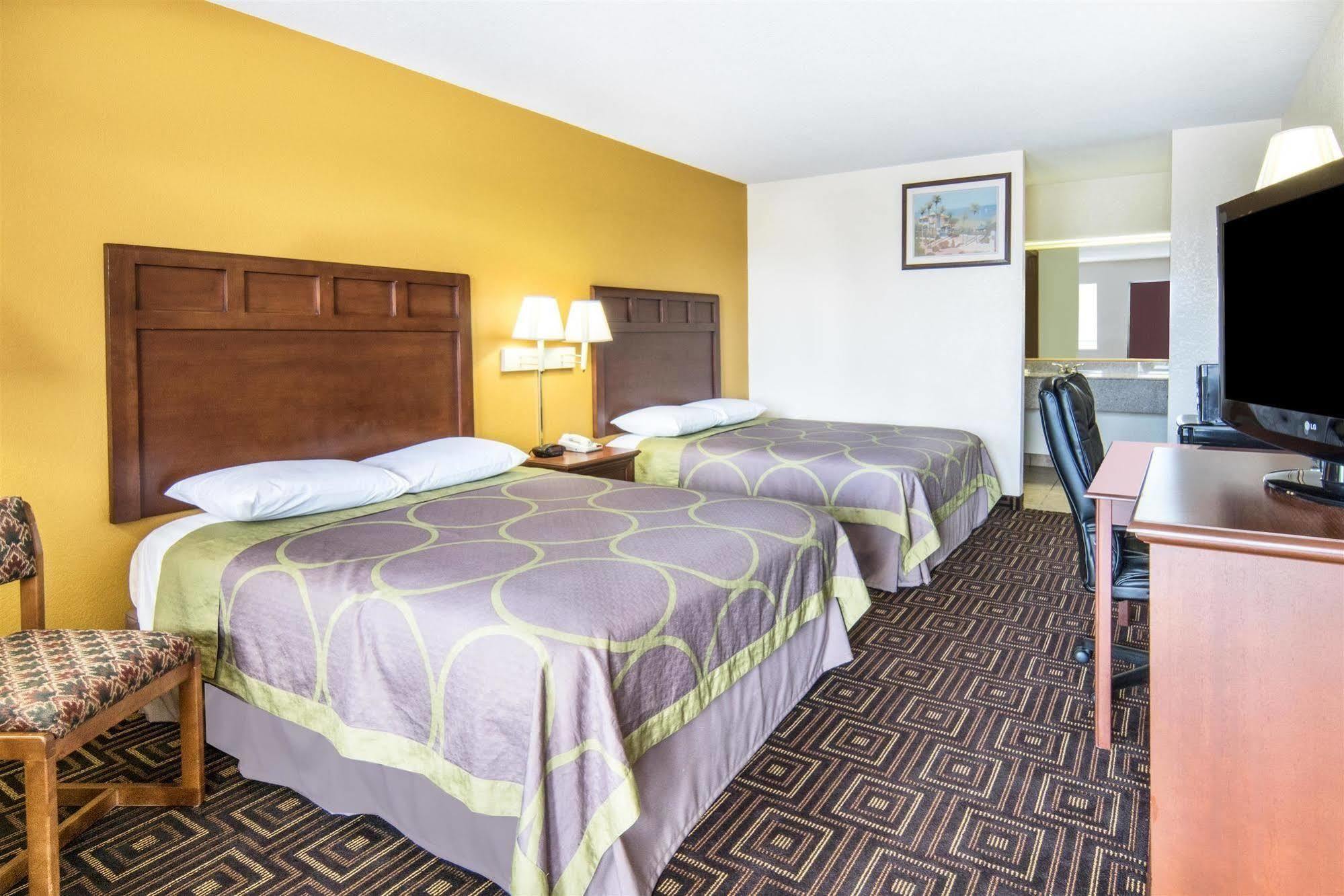 Hotel Super 8 By Wyndham Seguin Exteriér fotografie